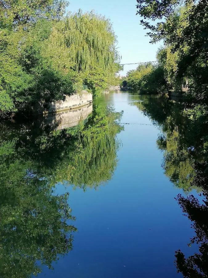 Holiday home Gite Les Demoiselles Des Sorgues L'Isle-sur-la-Sorgue