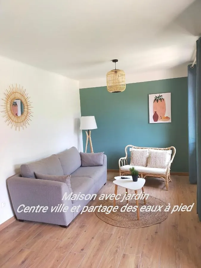 Holiday home Gite Les Demoiselles Des Sorgues L'Isle-sur-la-Sorgue